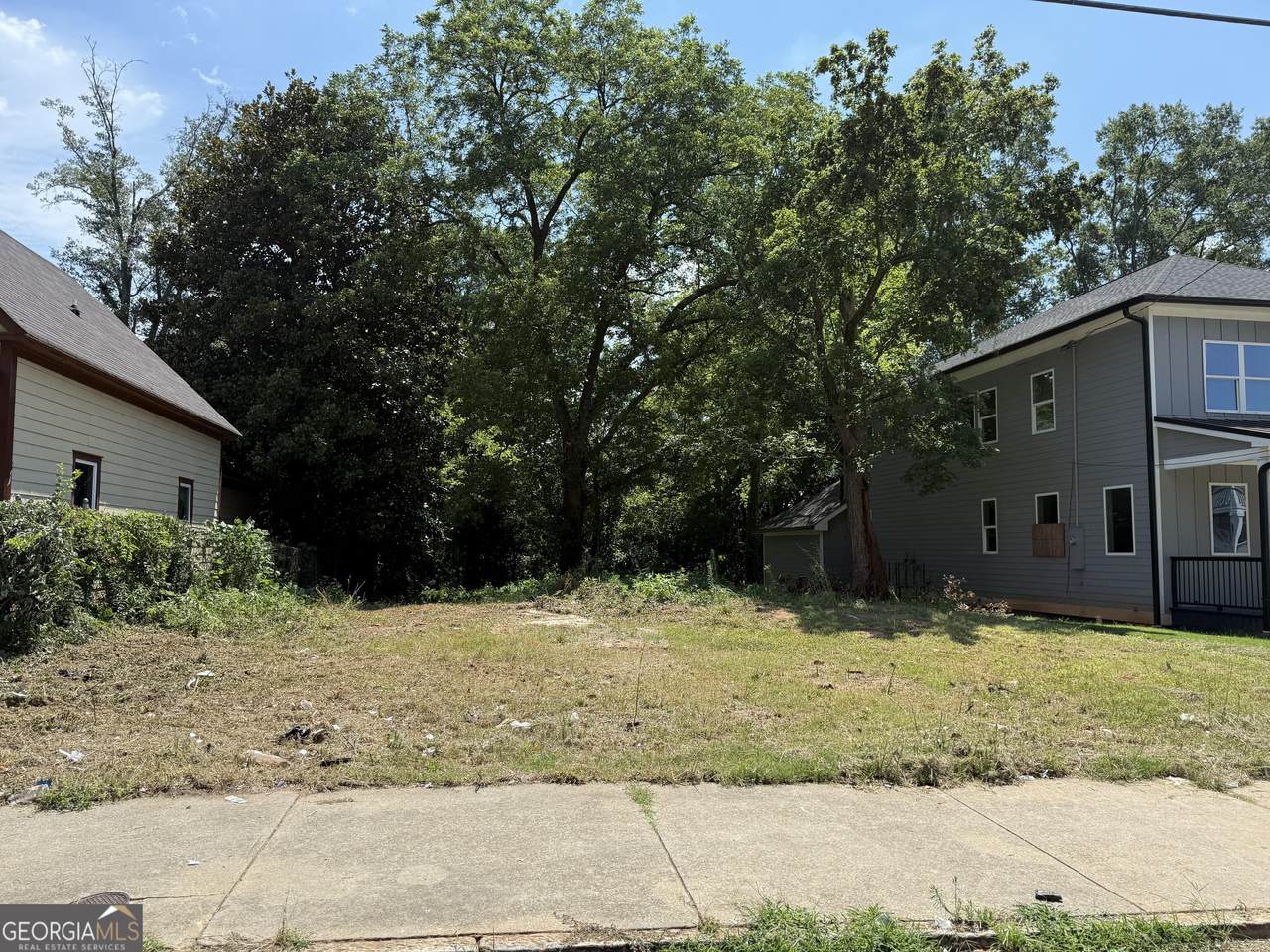 722 Windsor Street - Photo 1