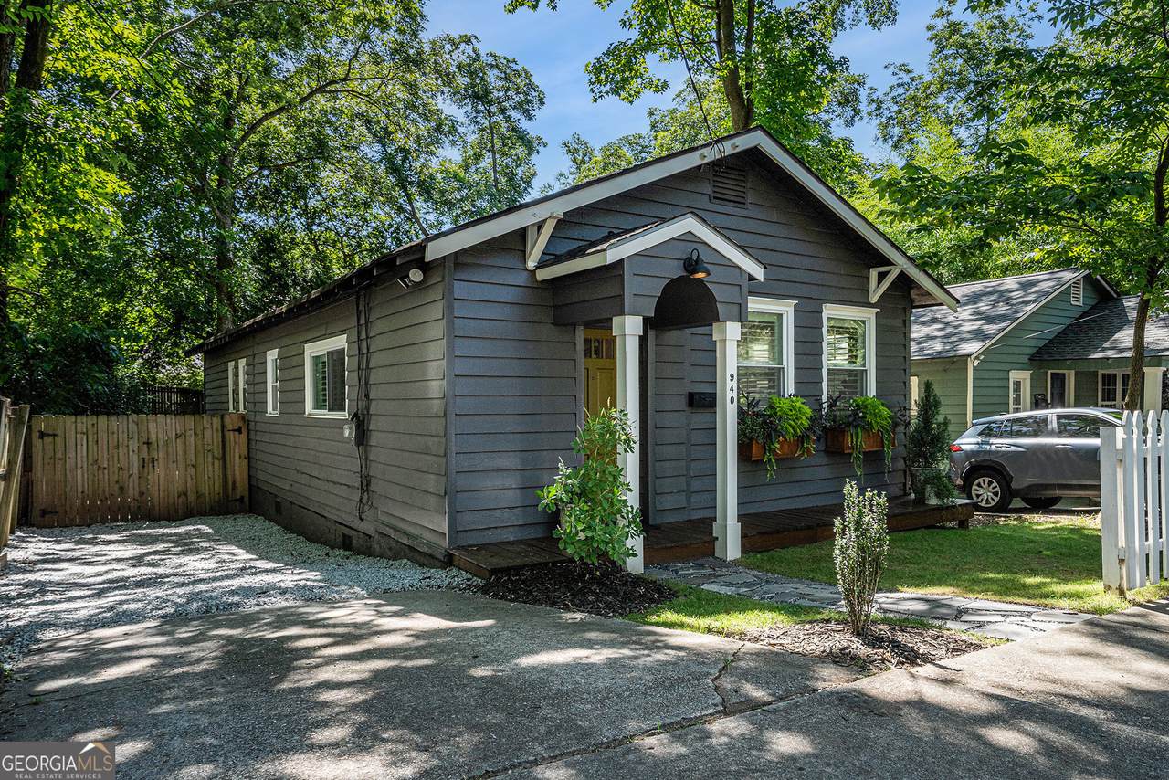 940 Gress Avenue - Photo 1