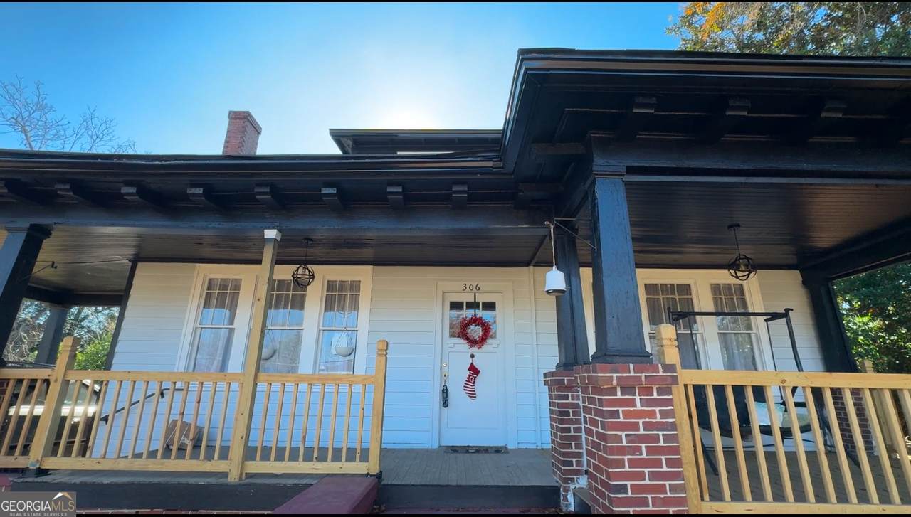 306 Gordon Street - Photo 1