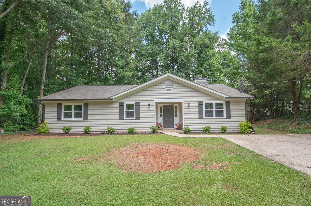 37 Lynn Circle - Photo 1