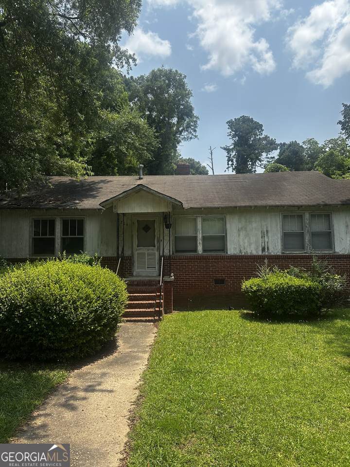 204 Cleaveland Drive - Photo 1