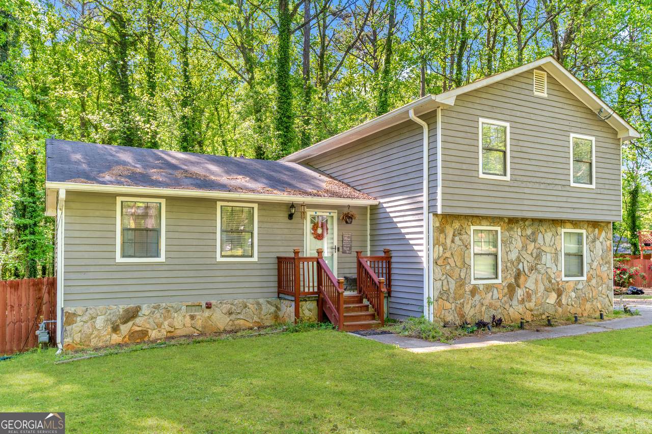484 Aberdeen Drive - Photo 1