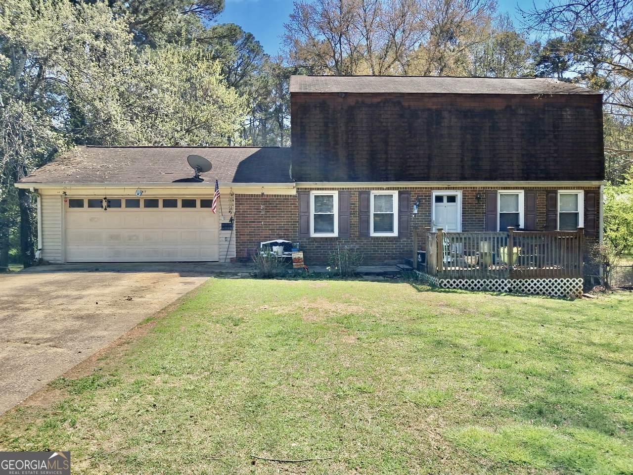 6917 Laurelwood Drive - Photo 1