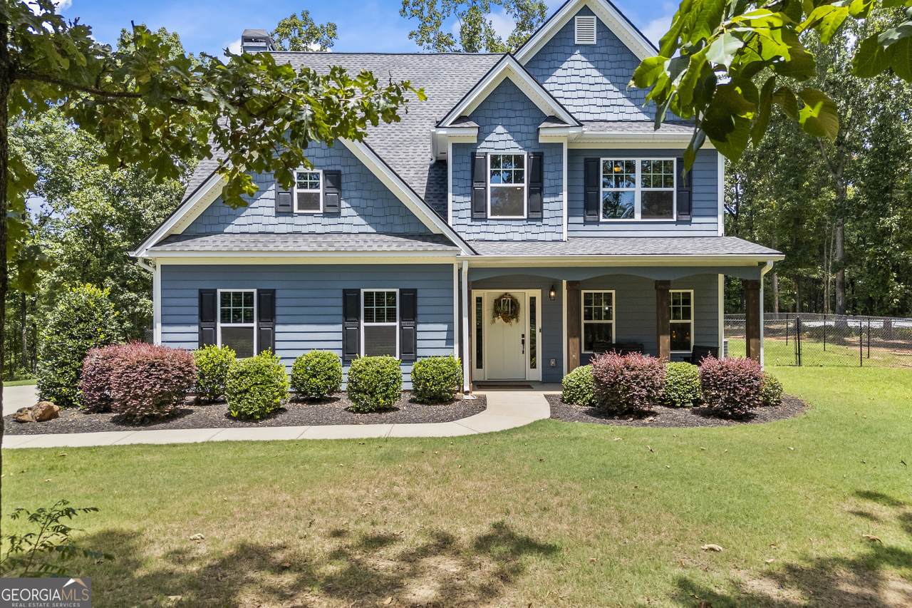 211 Blackthorn Road - Photo 1