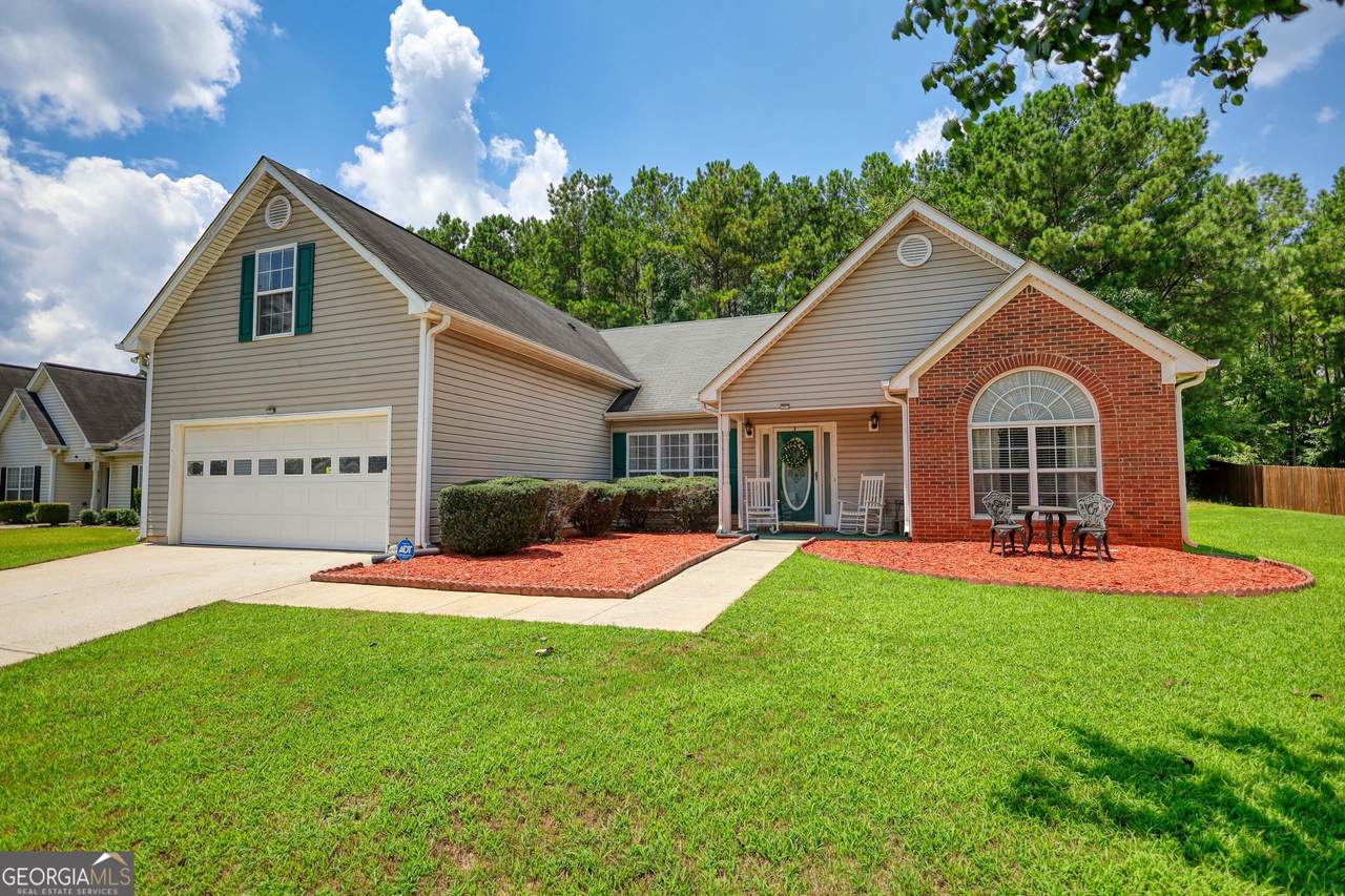 215 Trelawney Drive - Photo 1