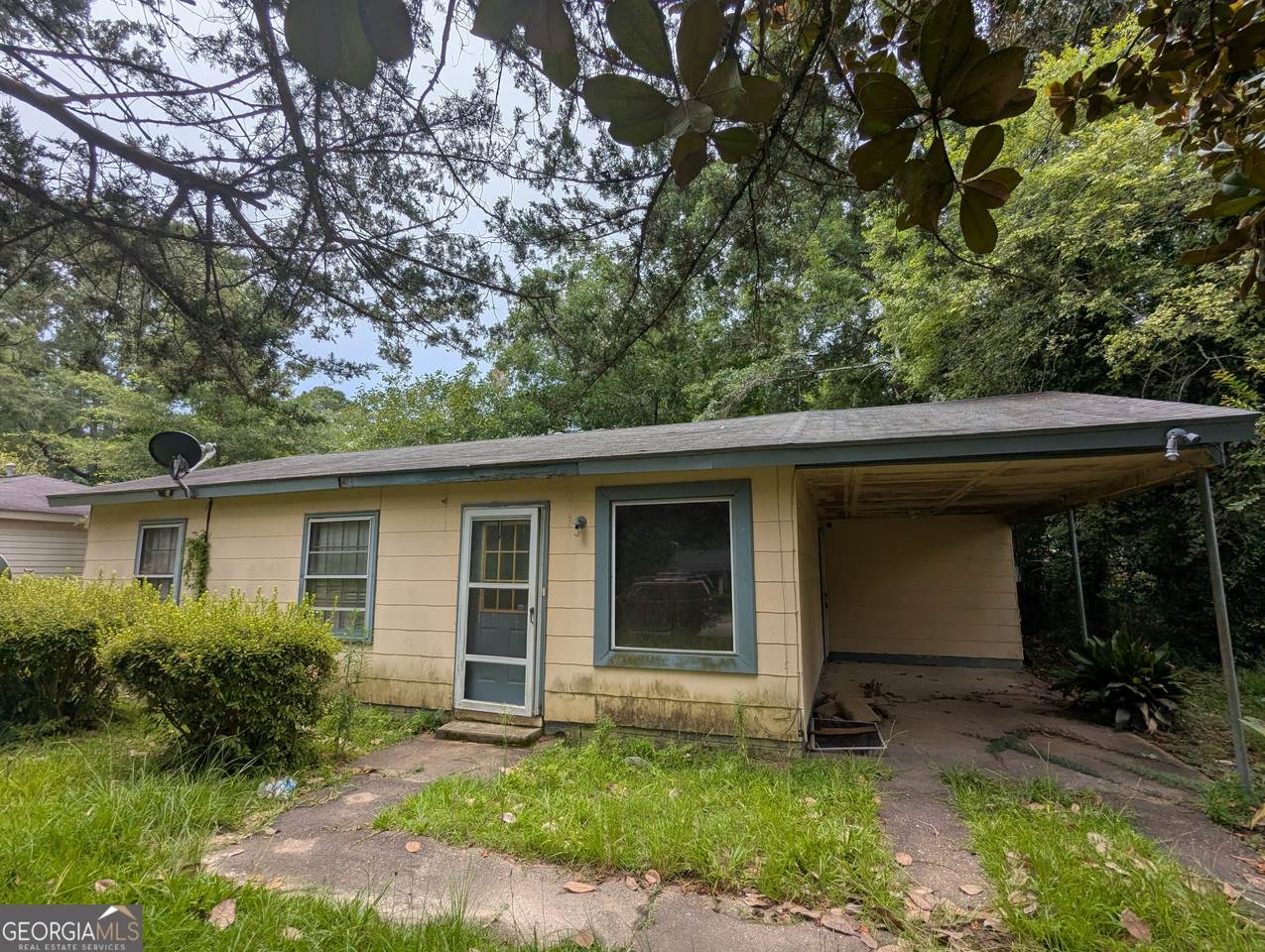512 Louis Avenue - Photo 1