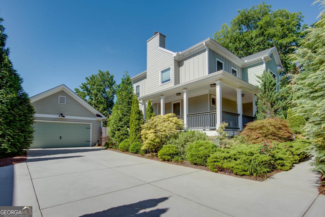 1324 Cambridge Avenue - Photo 1