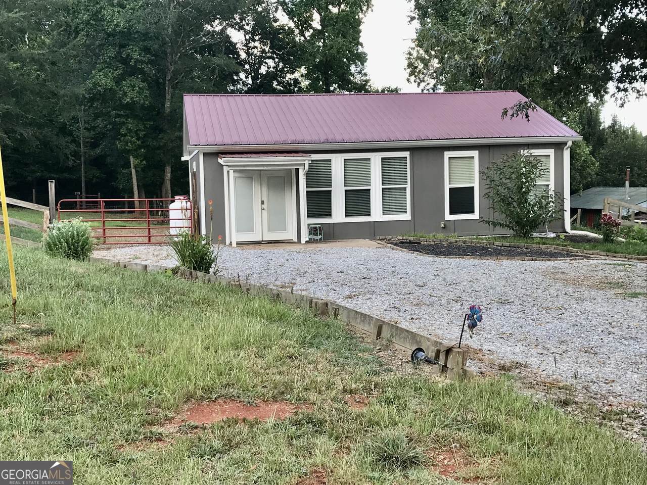 185 Lakeview Way - Photo 1