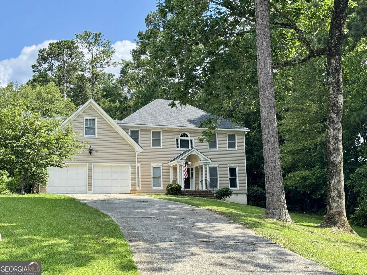114 Nassau Court - Photo 1