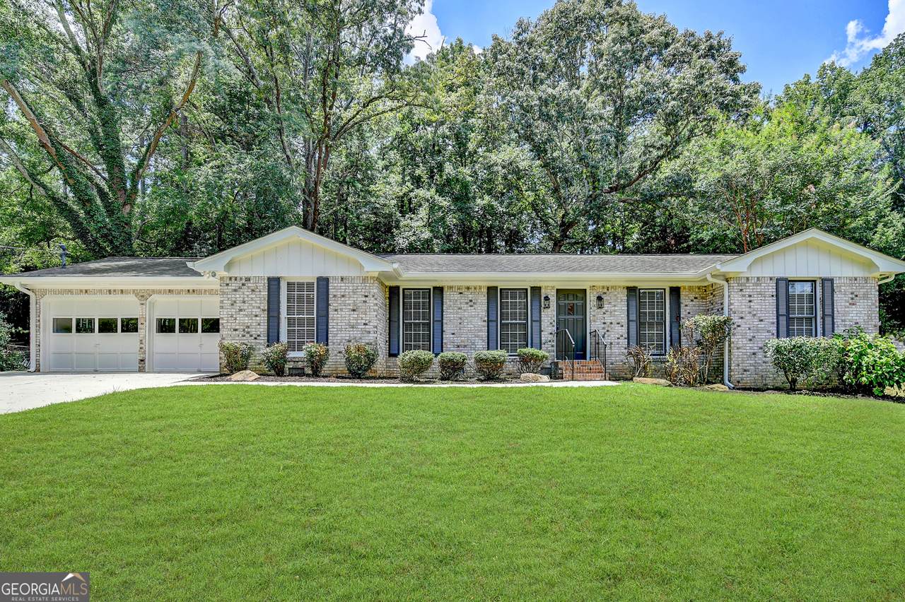 537 Rollingwood Drive - Photo 1