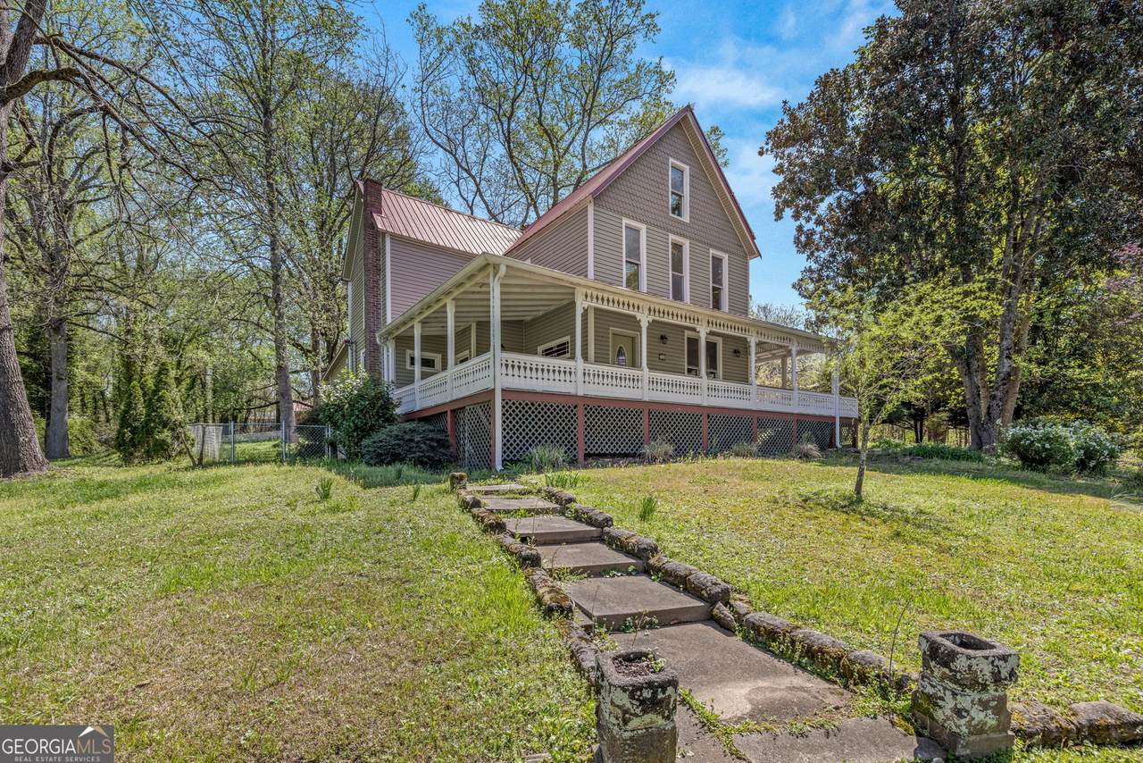 623 Maine Street - Photo 1