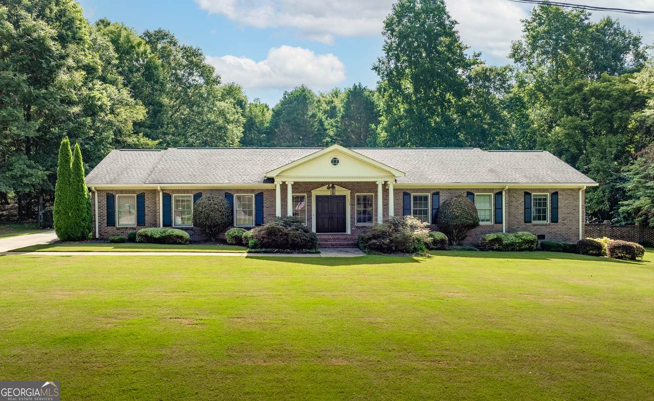 432 Dickson Drive - Photo 1