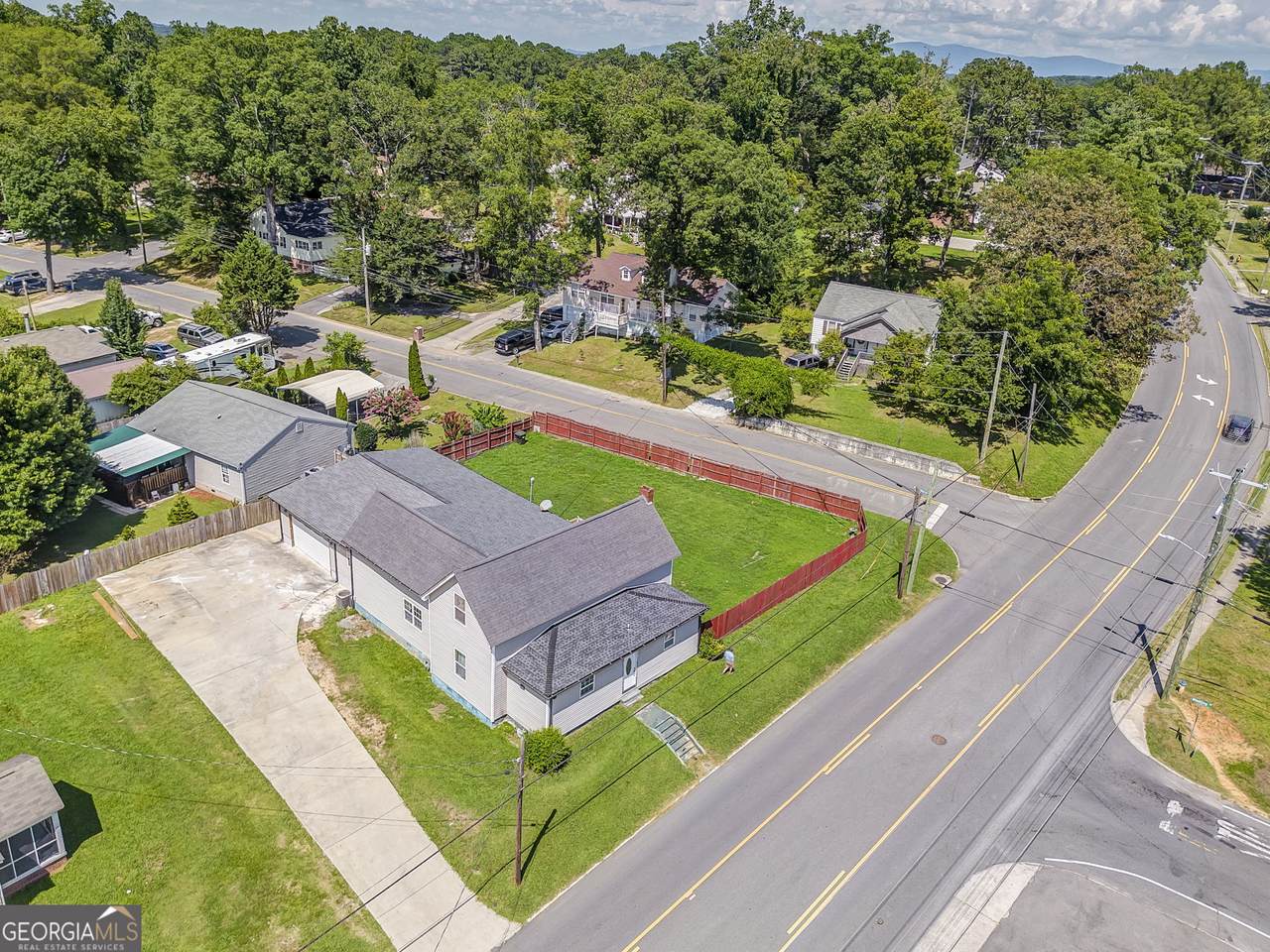 533 Underwood Street - Photo 1