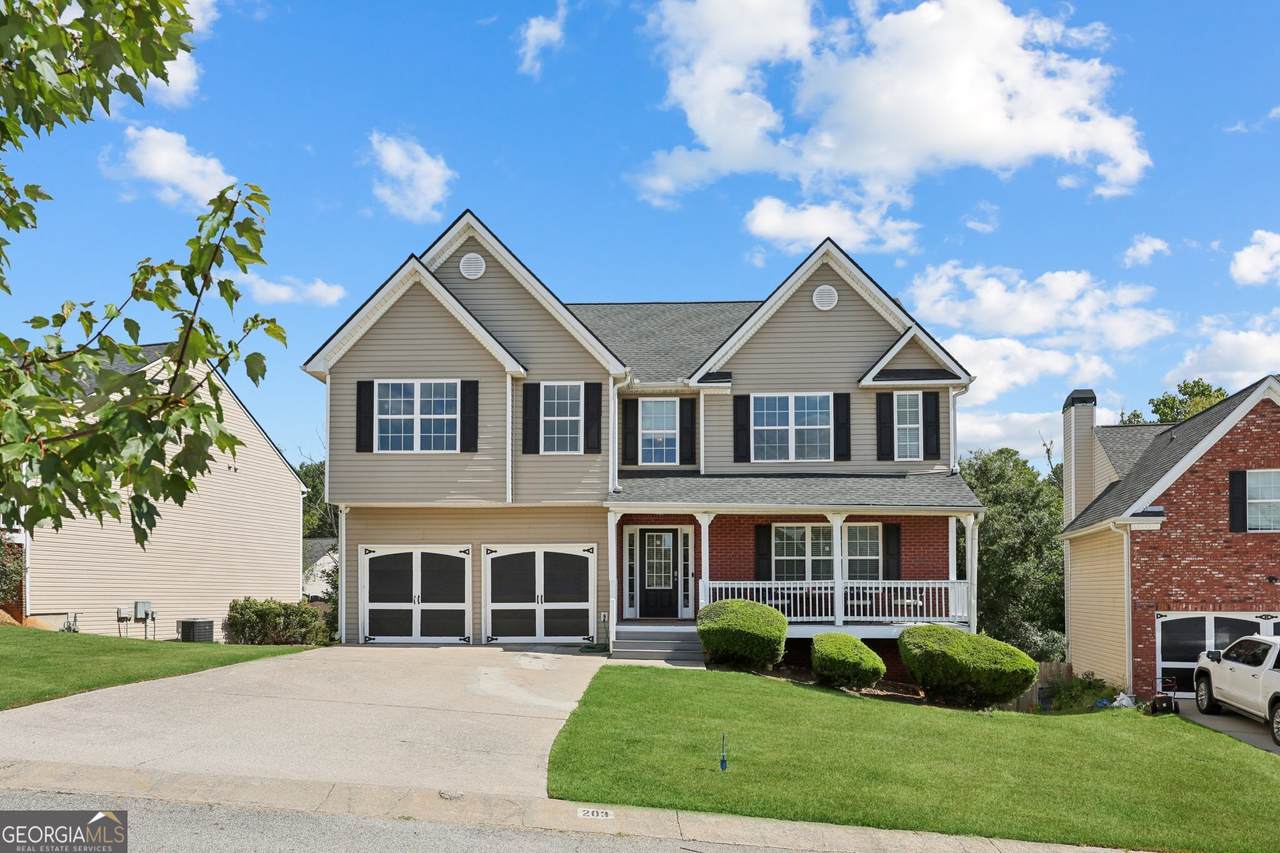 203 Overlook Court - Photo 1