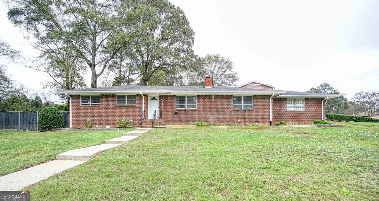 680 Sherwood Drive - Photo 1