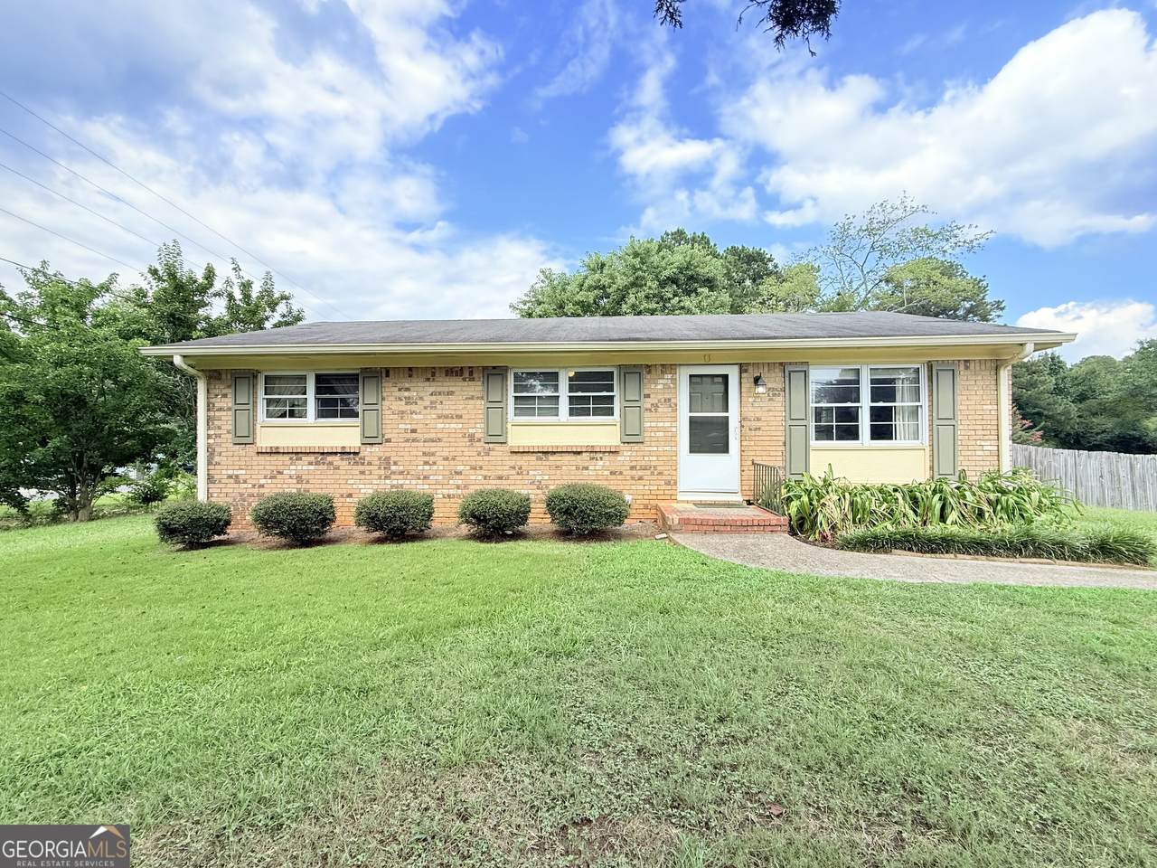 587 Lee Byrd Road - Photo 1