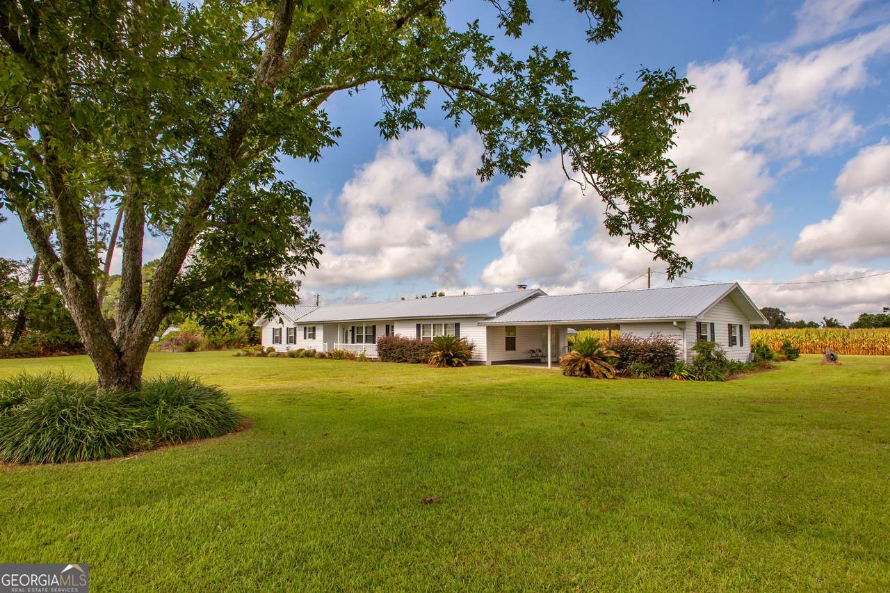 596 Teakwood Road - Photo 1