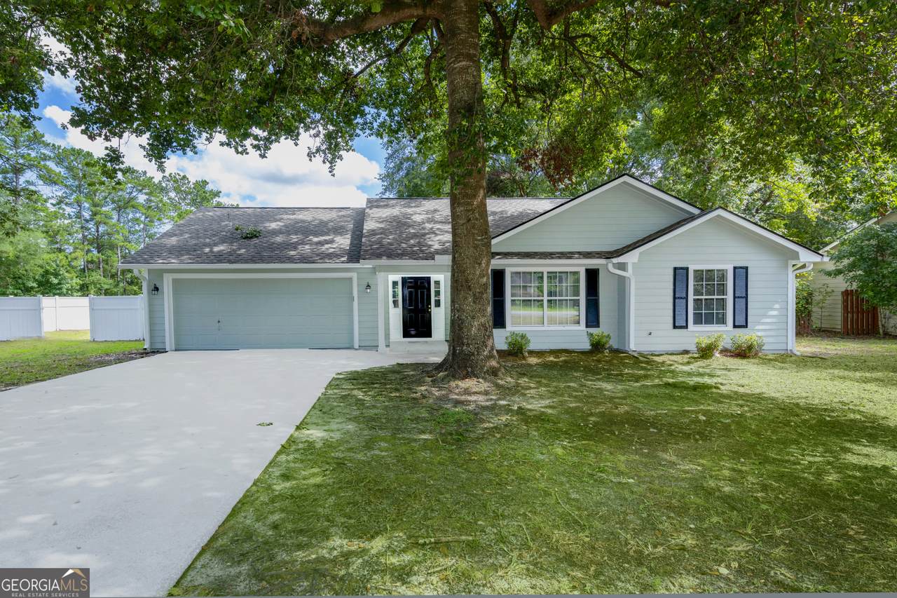 201 Royal Acres Circle - Photo 1