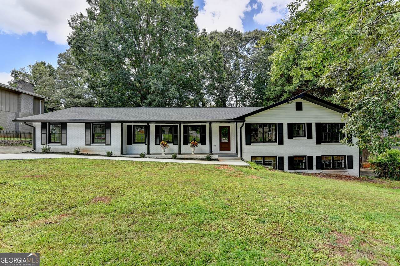 4491 Buckingham Circle - Photo 1