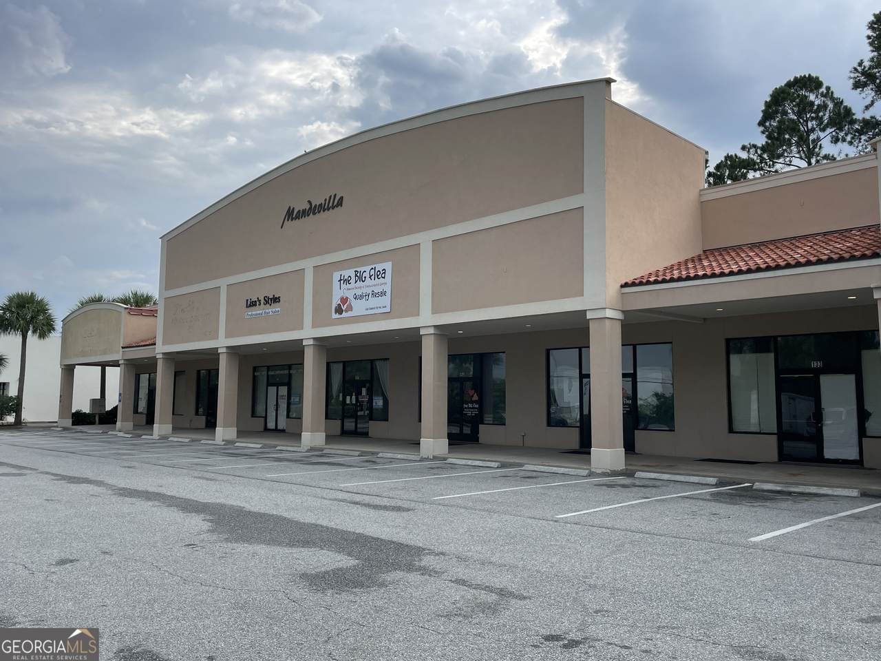 125 Shoppers Way - Photo 1