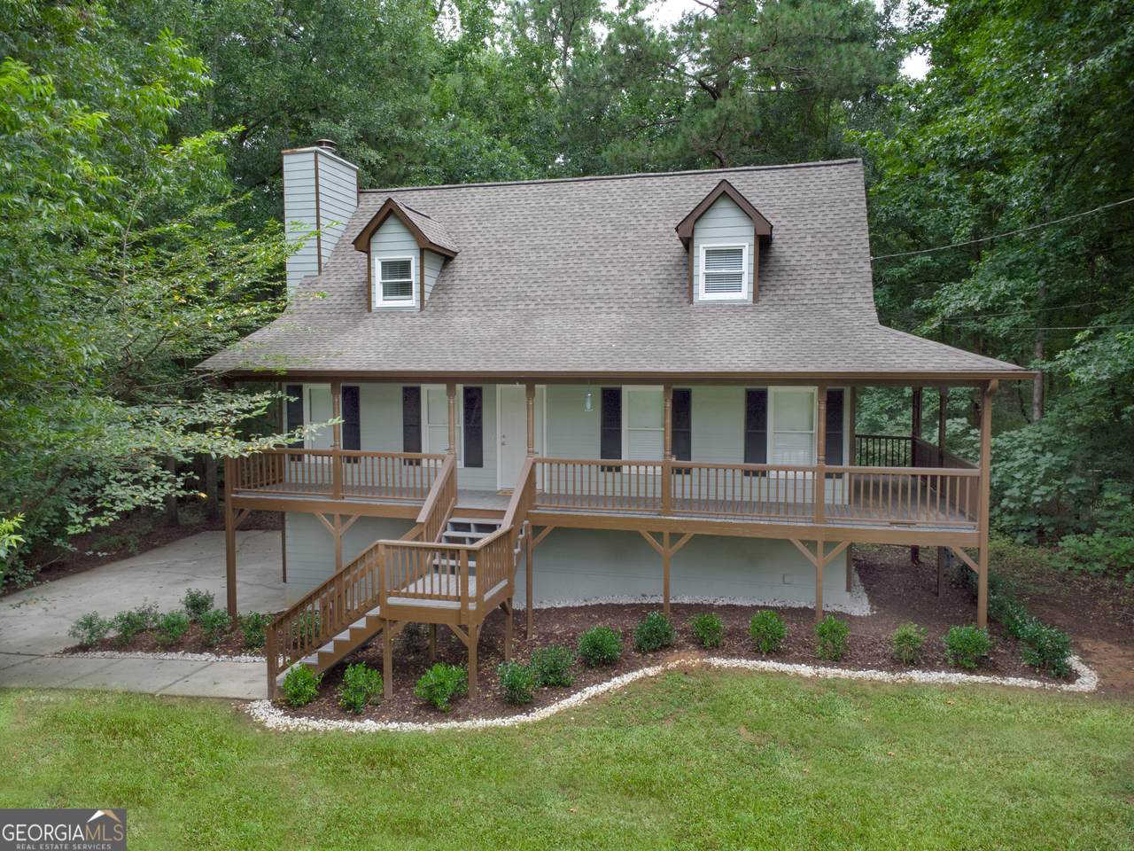 473 Oak Landing Circle - Photo 1