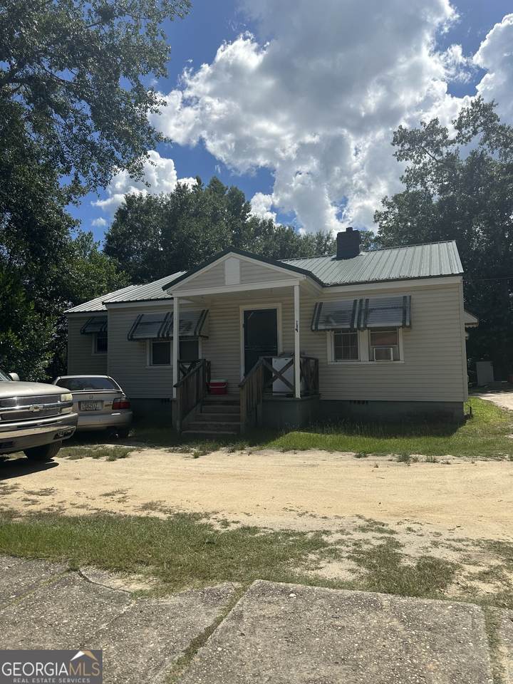284 Dromedary Street - Photo 1