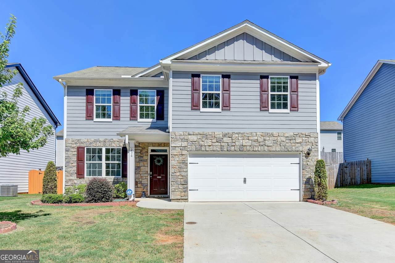 256 Starbuck Parkway - Photo 1