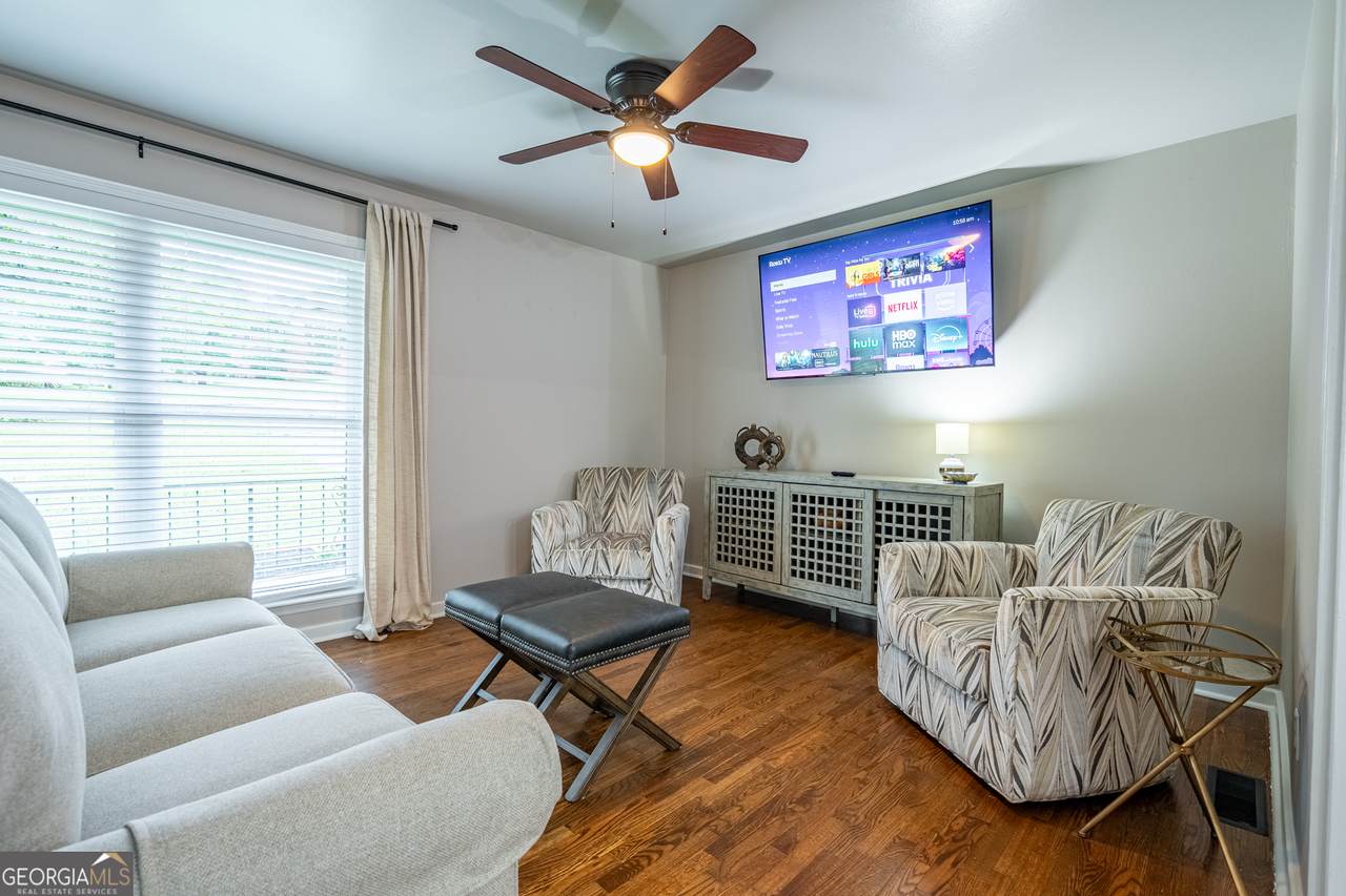 236 Pioneer Trail - Photo 1