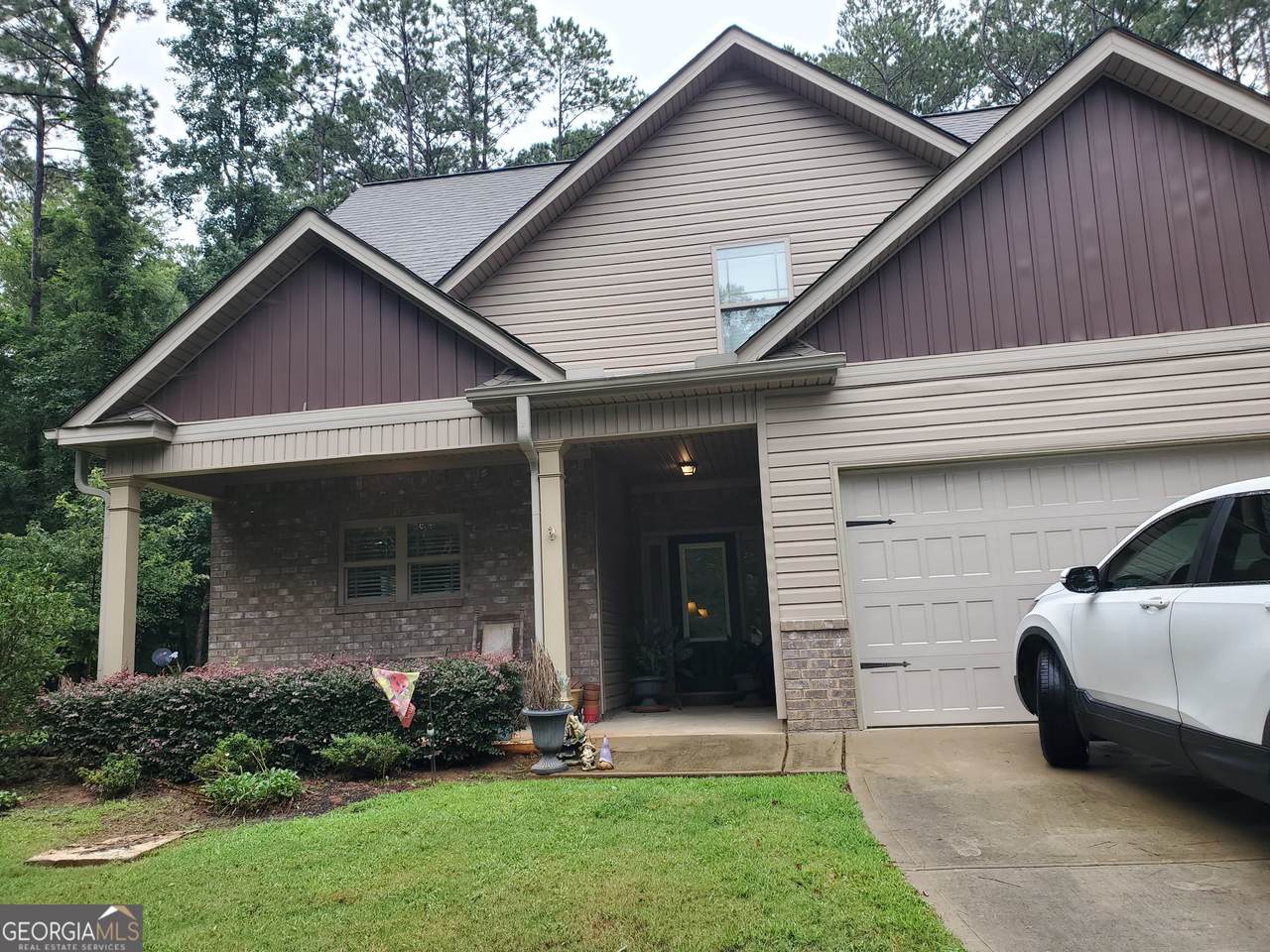 575 Starling Drive - Photo 1