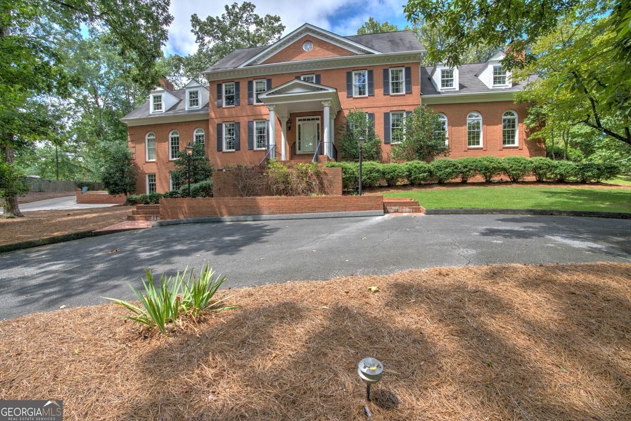 15 Ladonna Place - Photo 1