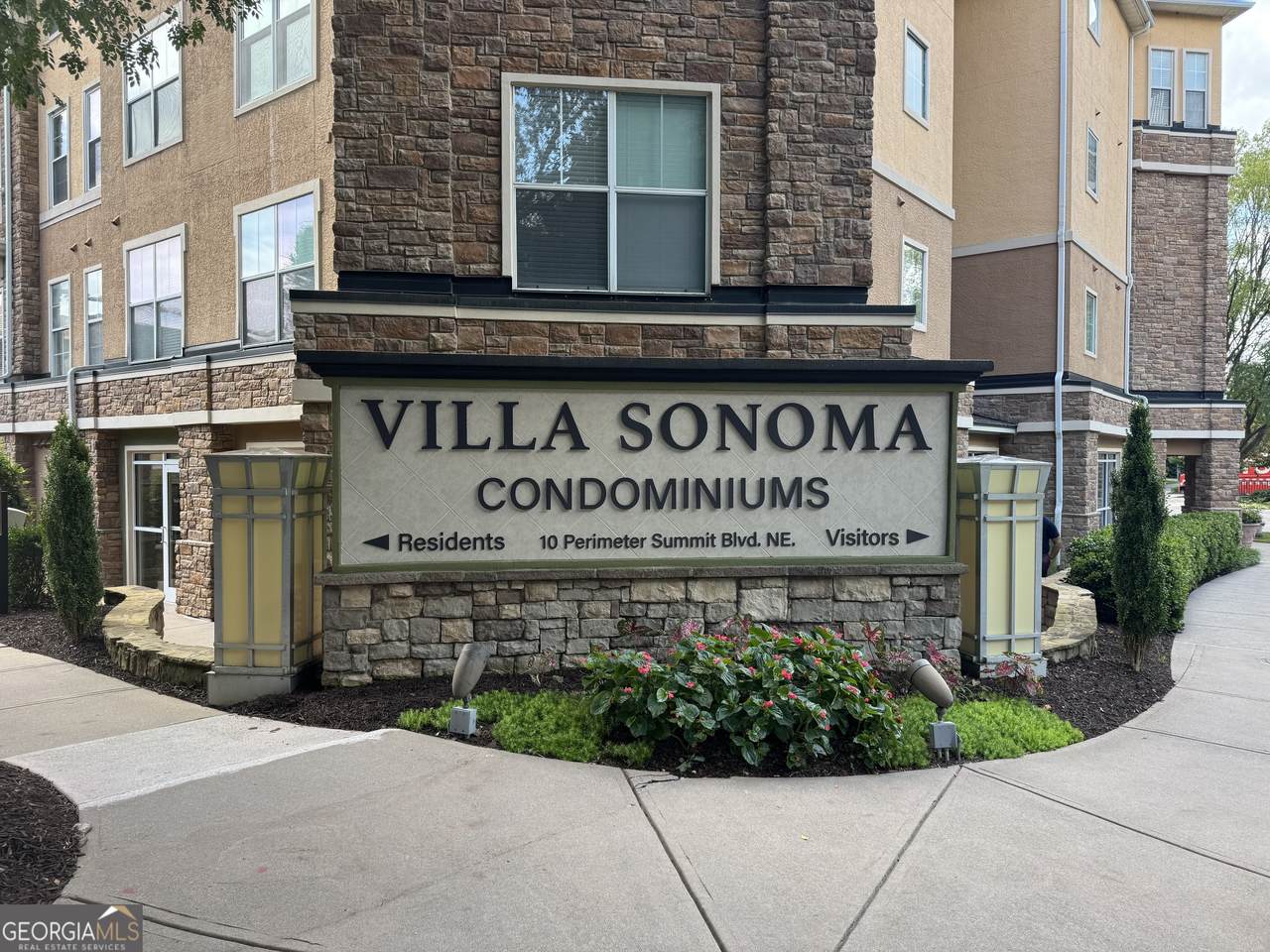 10 Perimeter Summit Boulevard - Photo 1