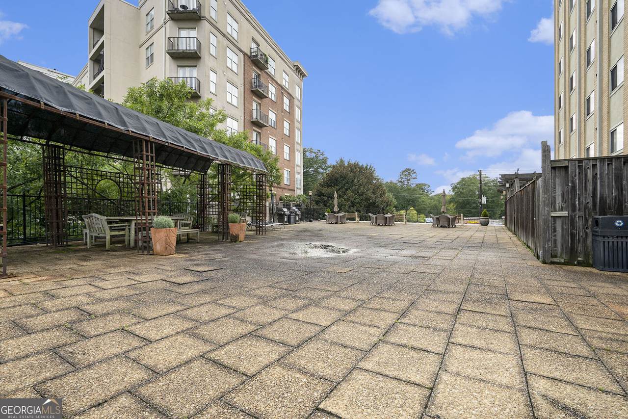 2285 Peachtree Road - Photo 1