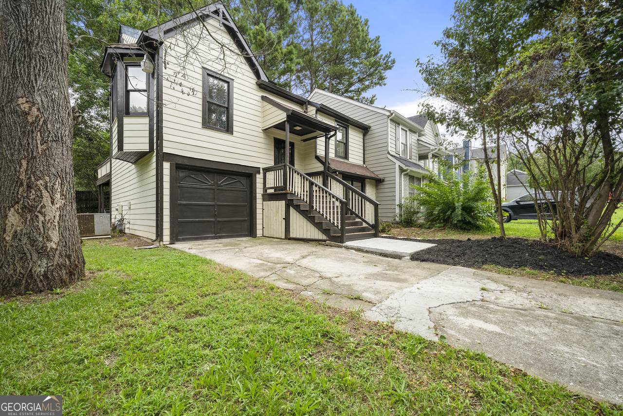 8119 Woodlake Drive - Photo 1