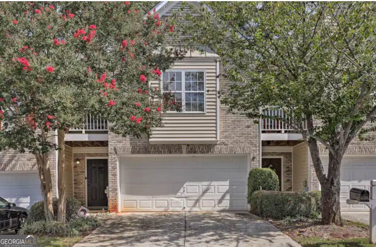 2109 Manhattan Parkway - Photo 1