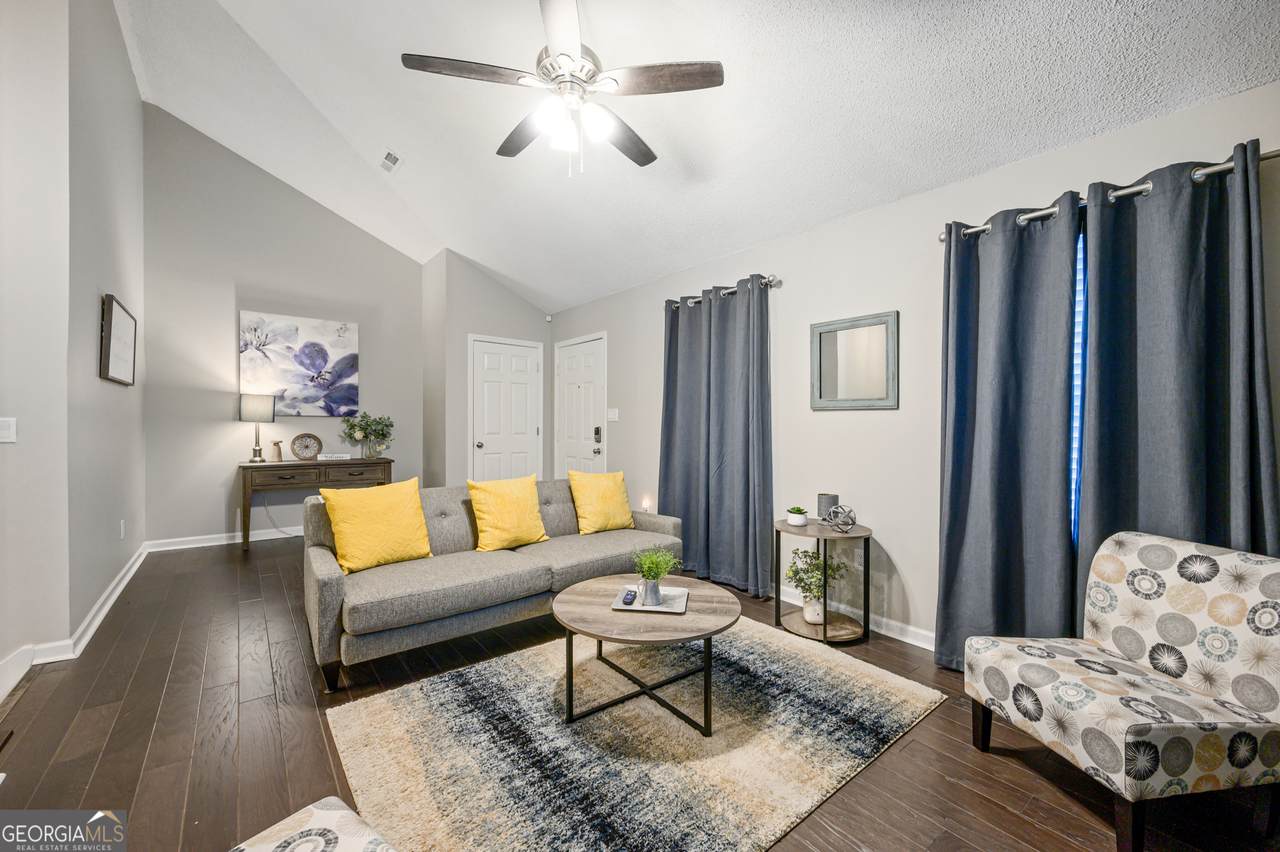 10 Jill Lane - Photo 1