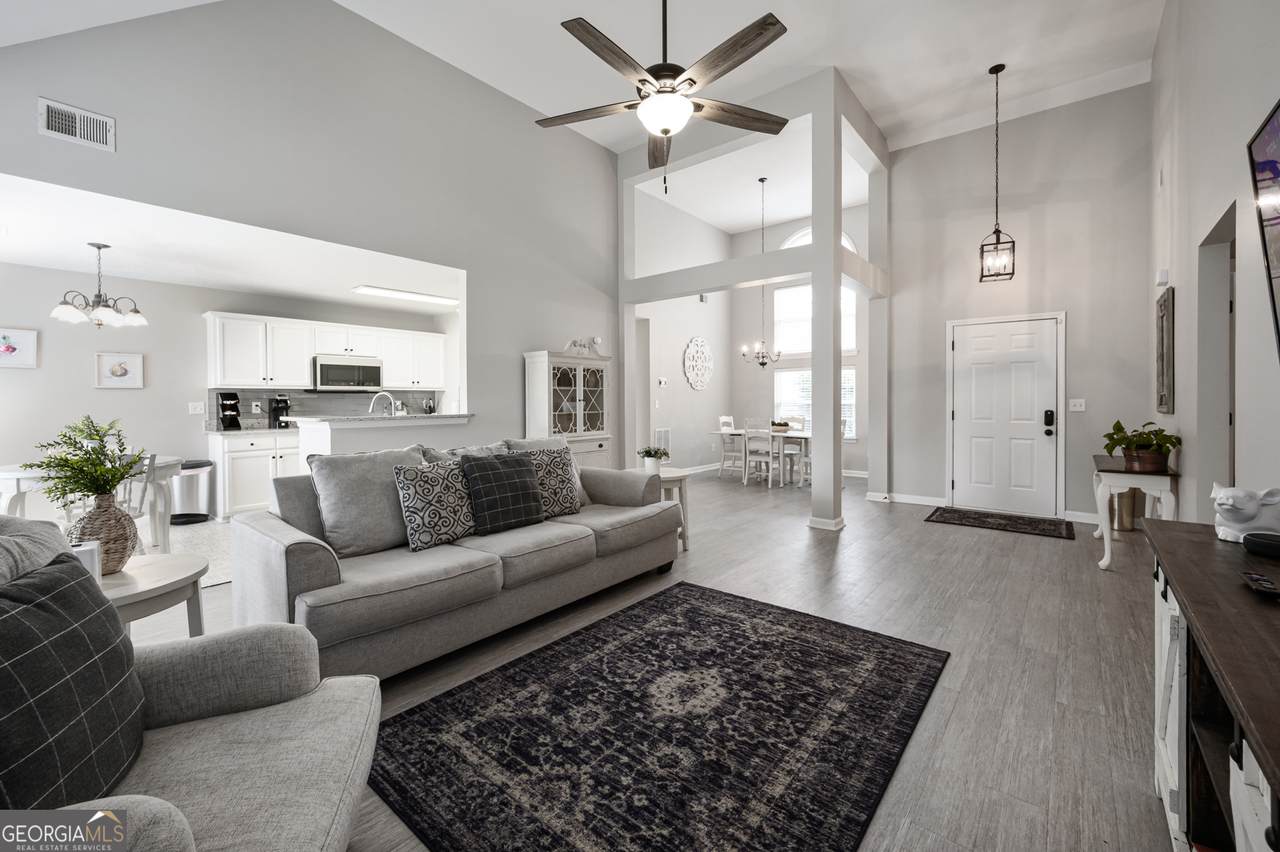 11 Cobblestone Drive - Photo 1