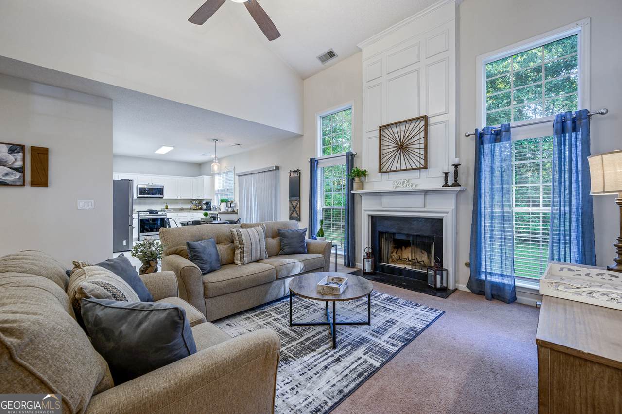 206 Persimmon Trail - Photo 1