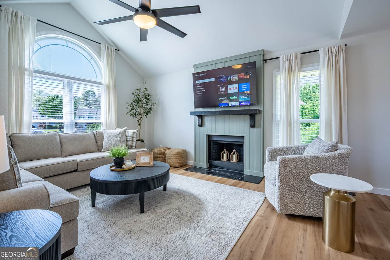 18 Huntcliff Drive - Photo 1