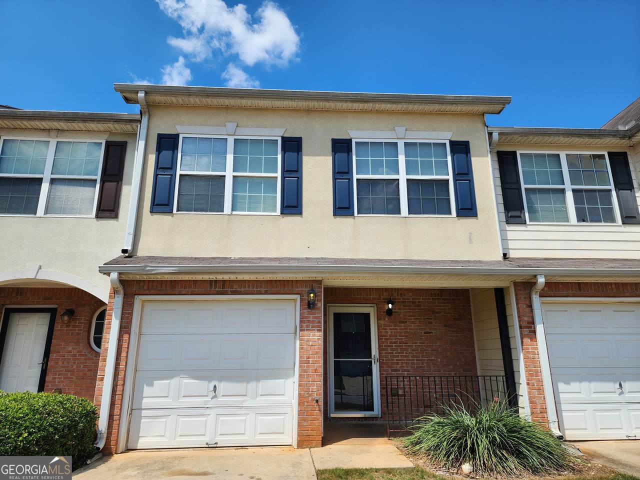 702 Georgetown Court - Photo 1