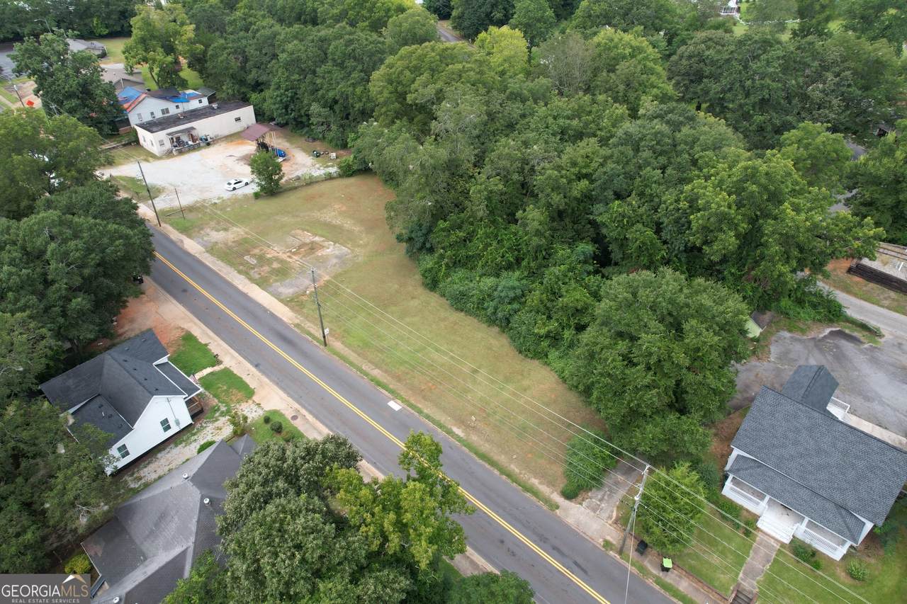 417 Barnesville Street - Photo 1