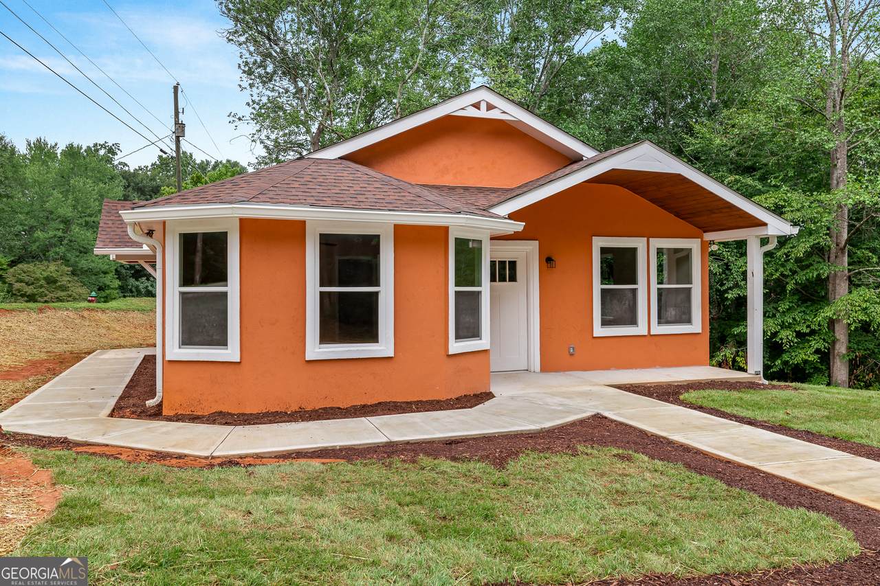 596 Watson Street - Photo 1