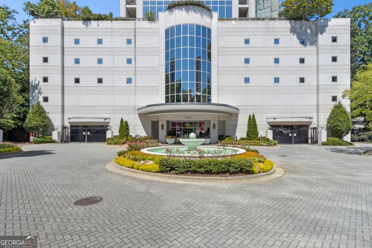 2828 Peachtree Road - Photo 1