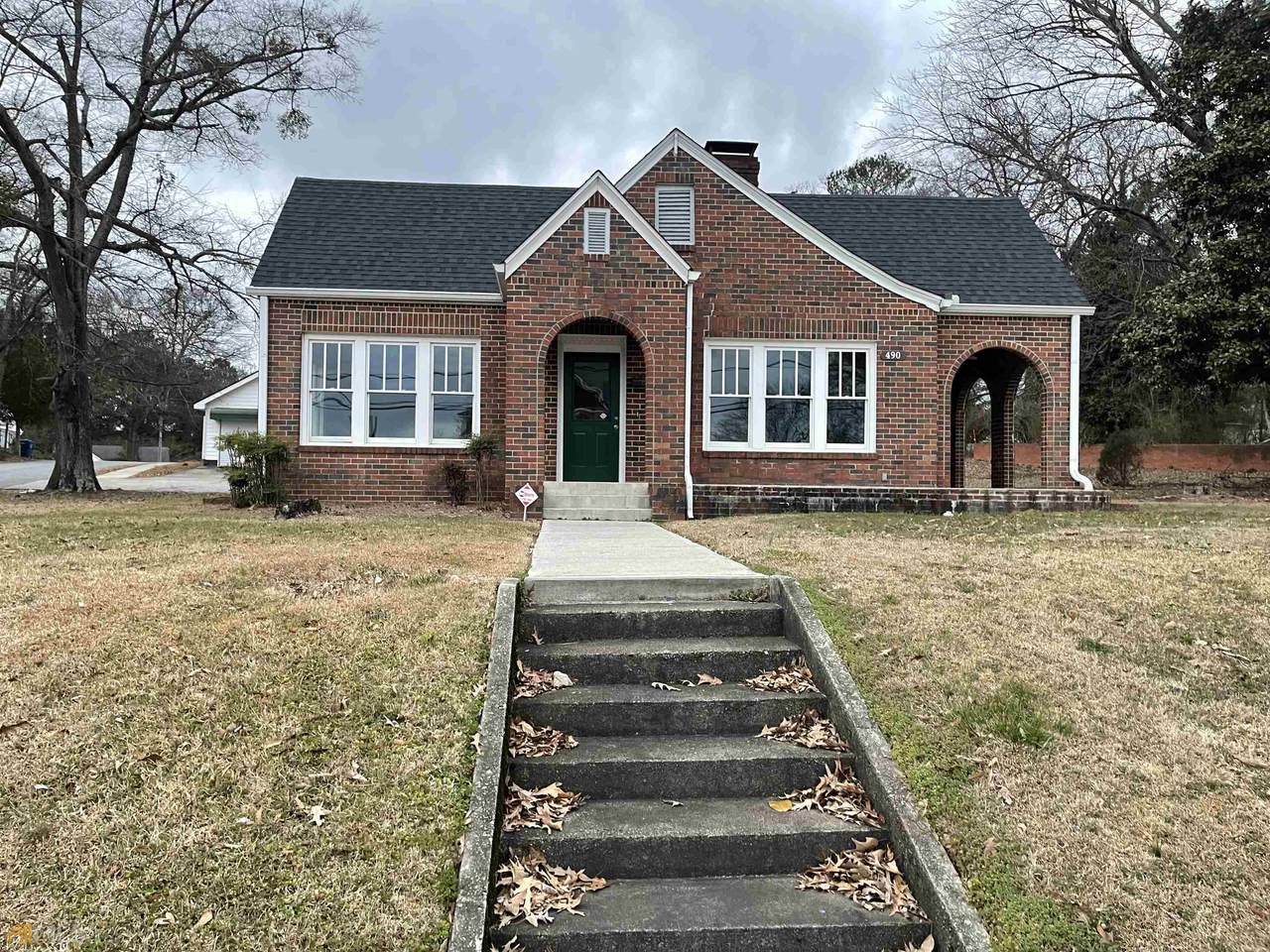 490 Perry Street - Photo 1