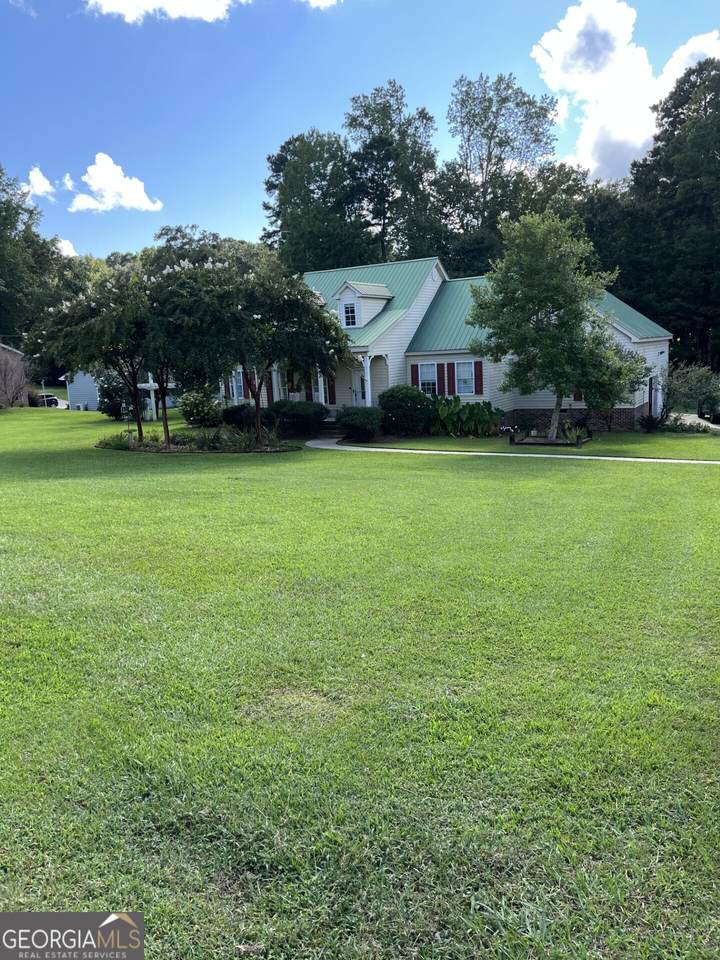 604 Farris Boulevard - Photo 1