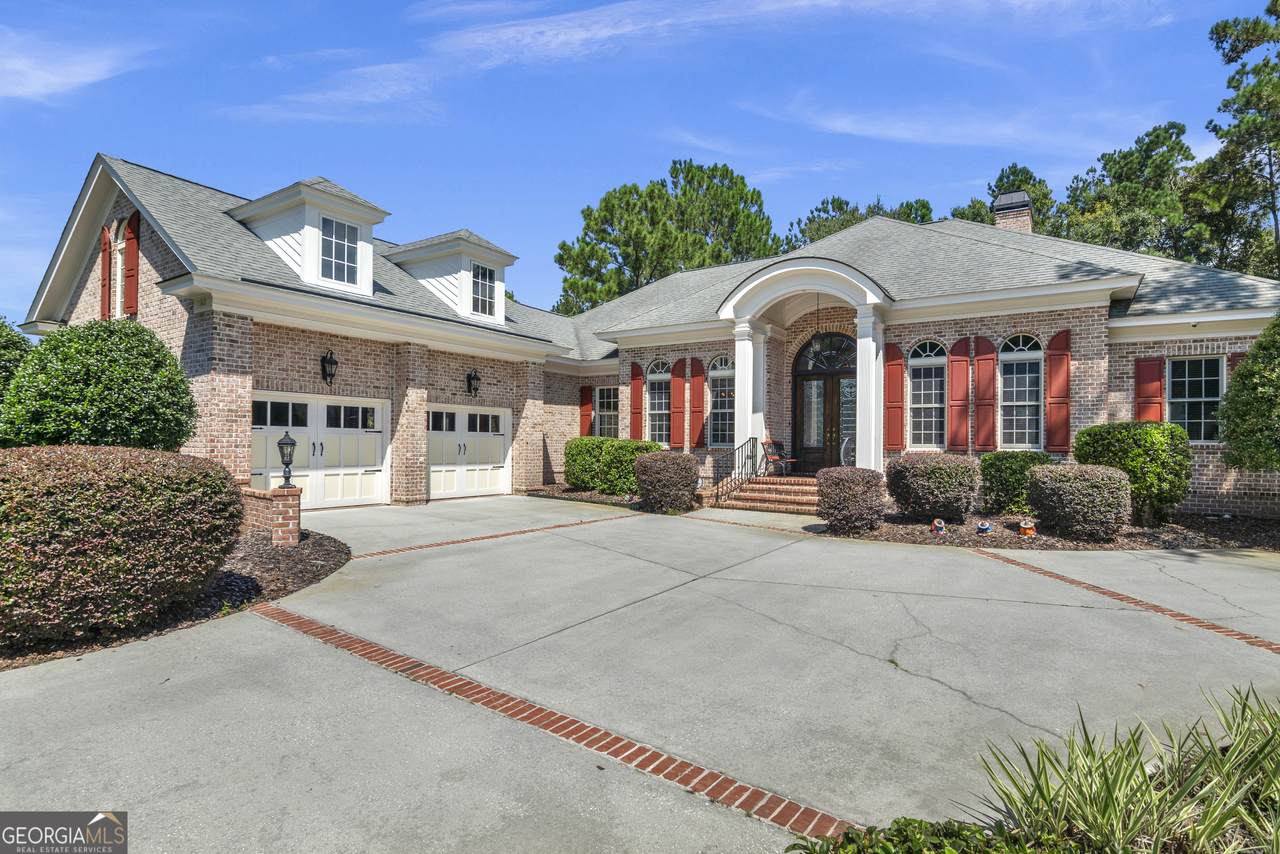 312 Spanton Crescent - Photo 1