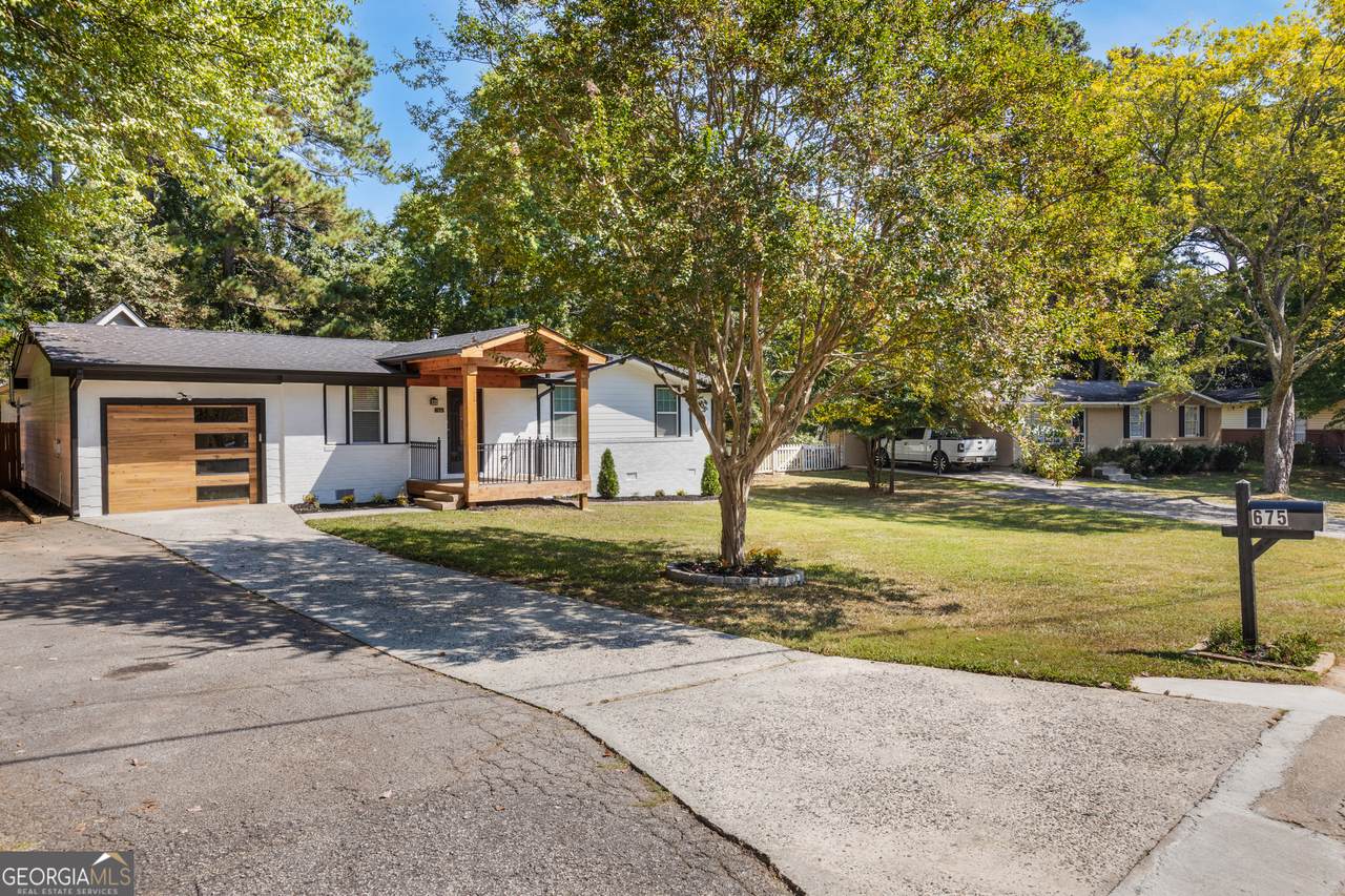 675 Inglewood Drive - Photo 1