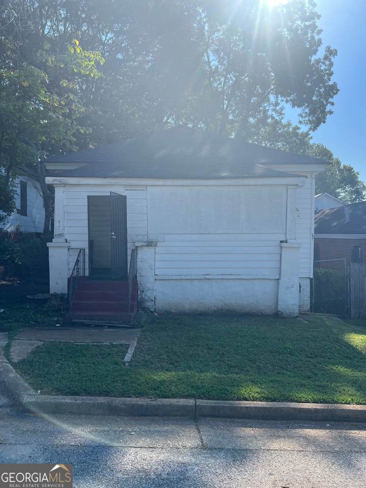 1052 Fern Avenue - Photo 1