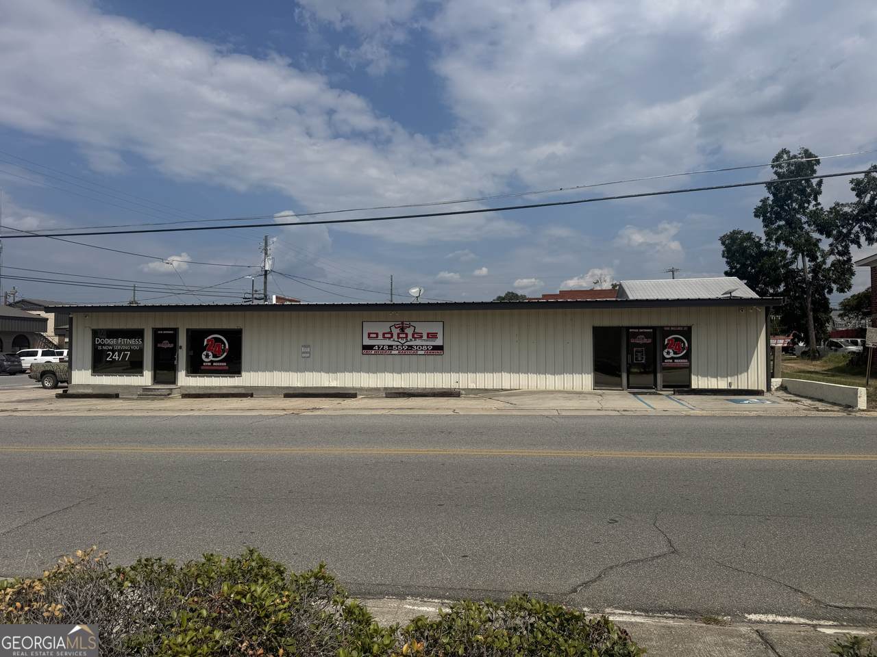 405 College Street - Photo 1