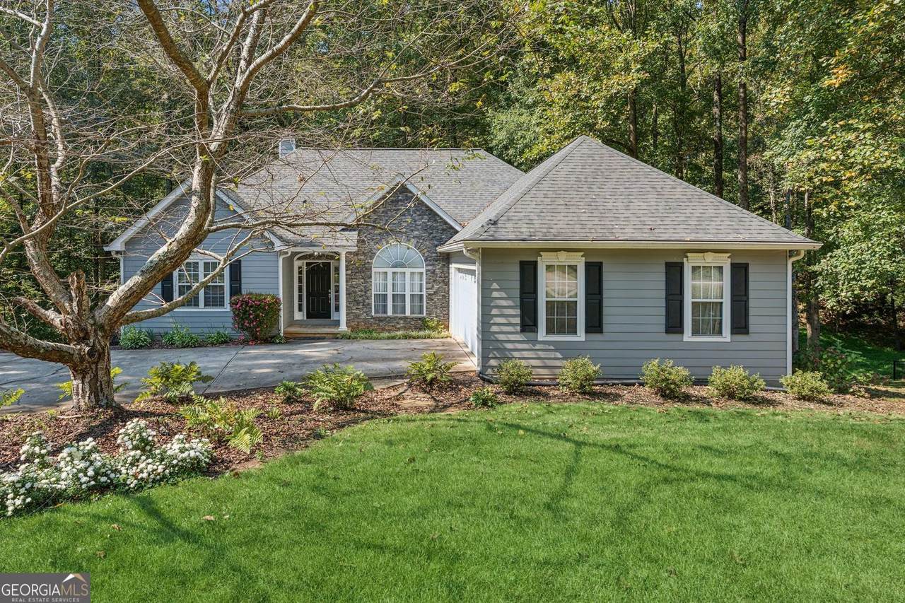 1060 Regency Park Drive - Photo 1