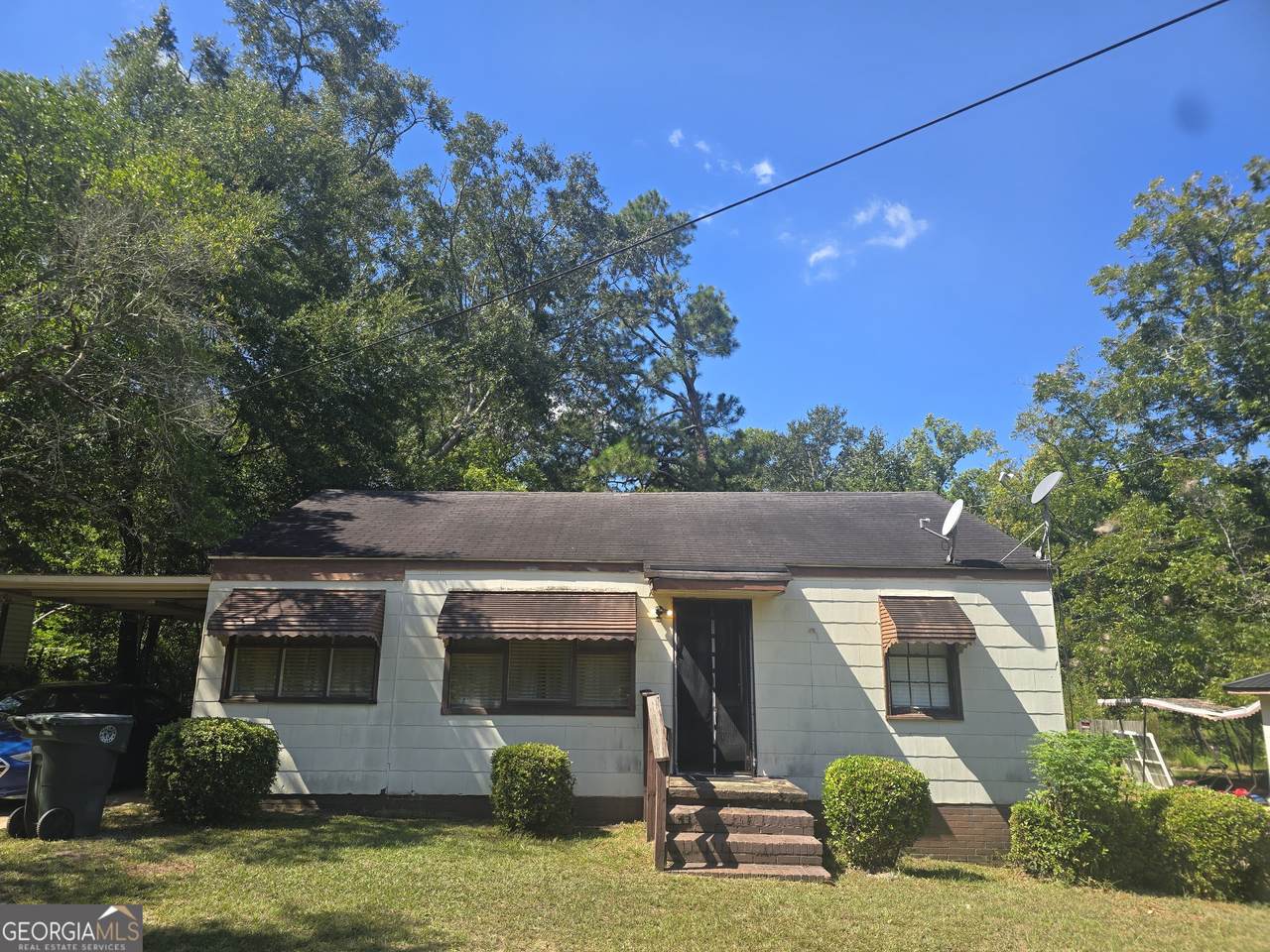 406 Saxon Street - Photo 1